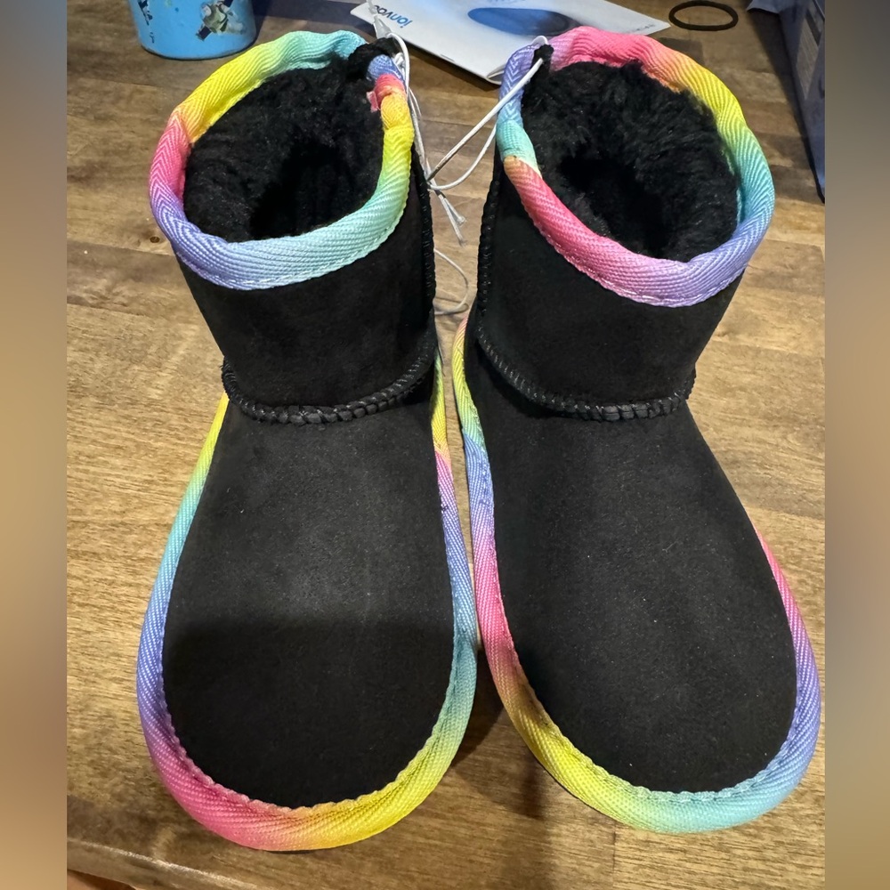 Size 7 children’s place NWT toddler boots